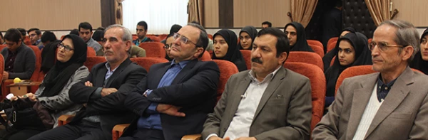 دکتر مهرمحمدی در مراسم آغازین دوره مقدماتی خبرنگاری:

معلمان فراتر از تدریس در کلاس باید به کنشگری اجتماعی بپردازند که آموزش هایی از جمله خبرنگاری زمینه ساز تحقق این مهم خواهد بود 3