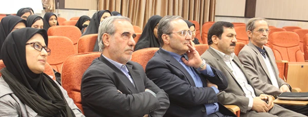 دکتر مهرمحمدی در مراسم آغازین دوره مقدماتی خبرنگاری:

معلمان فراتر از تدریس در کلاس باید به کنشگری اجتماعی بپردازند که آموزش هایی از جمله خبرنگاری زمینه ساز تحقق این مهم خواهد بود 2