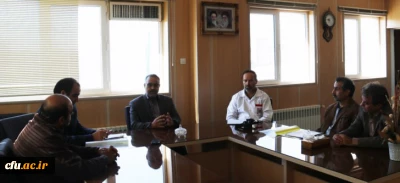 مدیر استانی دانشگاه فرهنگیان یزد در دیدار با مدیر کل انتقال خون استان عنوان کرد:

فرهنگ اهدای خون باید به شکل مسئولانه، آگاهانه و داوطلبانه در بین جوانان توسعه یابد