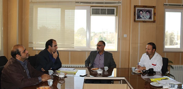 مدیر استانی دانشگاه فرهنگیان یزد در دیدار با مدیر کل انتقال خون استان عنوان کرد:

فرهنگ اهدای خون باید به شکل مسئولانه، آگاهانه و داوطلبانه در بین جوانان توسعه یابد
 3