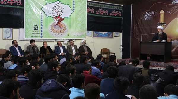 در دانشگاه فرهنگیان گرگان برگزار شد:

به مناسبت هفته قرآنی دانشگاه ها ، مراسم نهضت تولید علم در سایه قرآن کریم 
 3