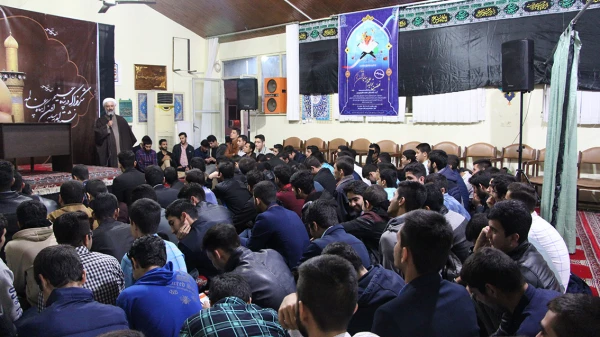 در دانشگاه فرهنگیان گرگان برگزار شد:

به مناسبت هفته قرآنی دانشگاه ها ، مراسم نهضت تولید علم در سایه قرآن کریم 
 5