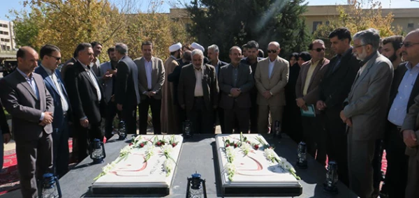 حضور دکتر حداد عادل عضو هیات امنا دانشگاه فرهنگیان در جمع اساتید، کارکنان و دانشجویان دانشگاه فرهنگیان استان فارس:

انقلاب اسلامی به کسانی احتیاج دارد که دلی خدایی و ذهنی دانشی داشته باشند که این دو در مدرسه شکل می گیرد 3