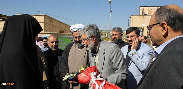 حضور دکتر حداد عادل عضو هیات امنا دانشگاه فرهنگیان در جمع اساتید، کارکنان و دانشجویان دانشگاه فرهنگیان استان فارس:

انقلاب اسلامی به کسانی احتیاج دارد که دلی خدایی و ذهنی دانشی داشته باشند که این دو در مدرسه شکل می گیرد 7