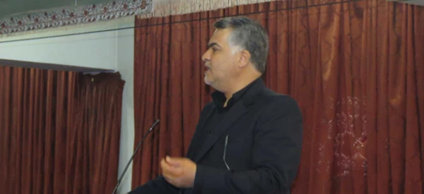 به همت انجمن اسلامی دانشجو معلمان پردیس علامه امینی(ره) تبریز برگزار شد:

همایش اهمیت فعالیت تشکل های دانشجویی
 2