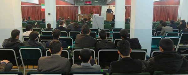 به همت انجمن اسلامی دانشجو معلمان پردیس علامه امینی(ره) تبریز برگزار شد:

همایش اهمیت فعالیت تشکل های دانشجویی
 6