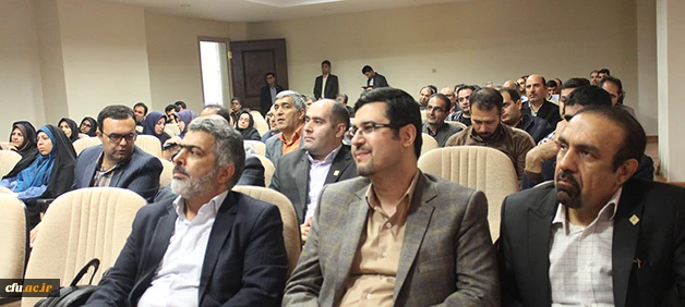 دکتر مهرمحمدی در ششمین نشست کارشناسان و مسئولان هوشمند سازی ضمن تبریک حلول ماه ربیع و خیر مقدم به همکاران حوزه هوشمندسازی درخصوص اهمیت دوره های بالندگی حرفه ای گفت : 

اصل اساسی این است که باید نخست خودمان یاد بگیریم و رشد کنیم تا بتوانیم به قدکشیدن دیگ