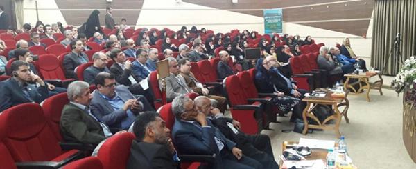 دکتر مهر محمدی در نخستین سمپوزیوم تربیت معلم تطبیقی:

کنش هنرمندانه ، بلیغ ترین عنوان برای معلم اثربخش 2