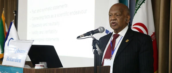 پرفسور اقسان بهاردین در نخستین سمپوزیوم تربیت معلم تطبیقی:

رویکردهای آموزشی که معلمان اتخاذ میکنند حاصل تاثیر پندارها و نگرشهای در انتخاب آنها است 2