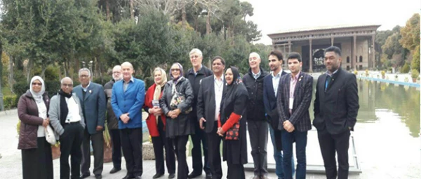 نخستین سمپوزیوم تربیت معلم تطبیقی با تقدیر از مقالات برتر بکار خود پایان داد 4