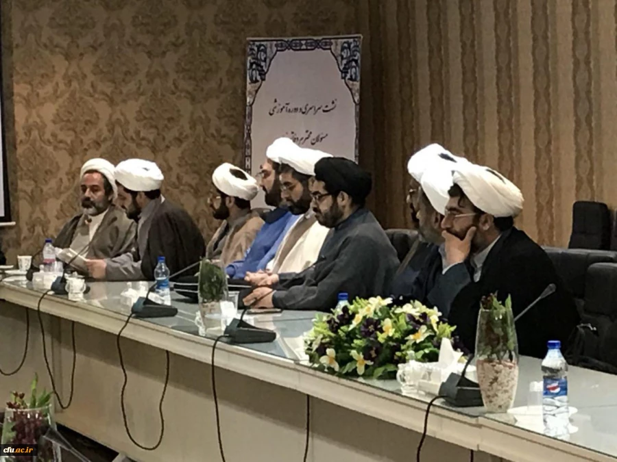 معاون منابع انسانی نهاد نمایندگی مقام معظم رهبری در دانشگاه ها در گفت وگو با فارس  عنوان کرد:

اهداف  نشست سراسری و دوره آموزشی مسئولان نهاد دانشگاه های فرهنیگان سراسر کشور 6