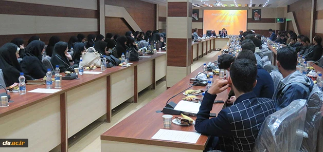 در هفته گرامی داشت کیفیت آموزش برگزار شد:

تجلیل از ممتازین کنکور سراسری و دارندگان معدل برتر دانشجو معلمان دانشگاه فرهنگیان آذربایجان شرقی 6