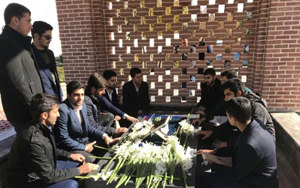 در راستای کنگره ملی بزرگداشت 12000 شهید استان آذربایجان غربی برگزار شد:

یادواره شهدای دانشجوی استان آذربایجان غربی
 
 5