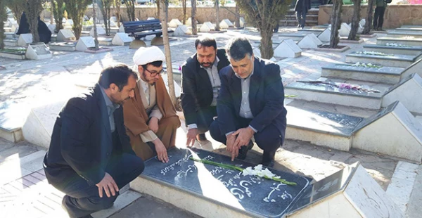 مدیران و دانشجویان دانشگاه فرهنگیان آذربایجان غربی با آرمان های والای شهدا و امام راحل تجدید میثاق کردند 3