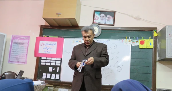 جلسه توانمند سازی آموزگاران مقطع ابتدایی دوره اول درس ریاضیات مدارس وابسته به دانشگاه فرهنگیان استان قزوین 3
