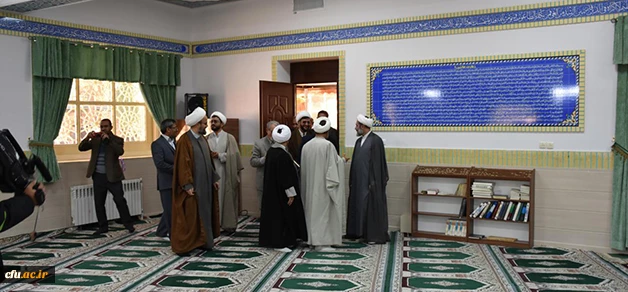 با حضور حجه الاسلام دکتر عابدی معاونت فرهنگی اجتماعی دانشگاه فرهنگیان  انجام شد:

رو نمایی از سردیس دکتر شکوهی چهره ماندگار و پدر تعلیم و تربیت ایران  و افتتاح نمازخانه پردیس شهید باهنر بیرجند
 5