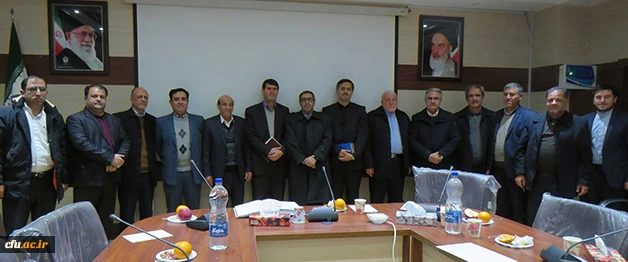 در جلسه مشترک با خیرین مدرسه ساز استان مورد تاکید قرار گرفت:

اقدام برای تشکیل مجمع خیرین دانشگاه فرهنگیان
 5