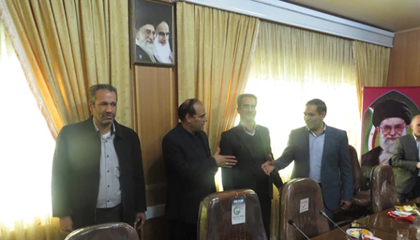 دکتر علیرضا علی صوفی در مراسم گرامیداشت هفته پژوهش و در جمع اعضای هیات علمی عنوان کرد:

نقطه عزیمت و روح پژوهش از پرسشگری آغاز می شود
 3