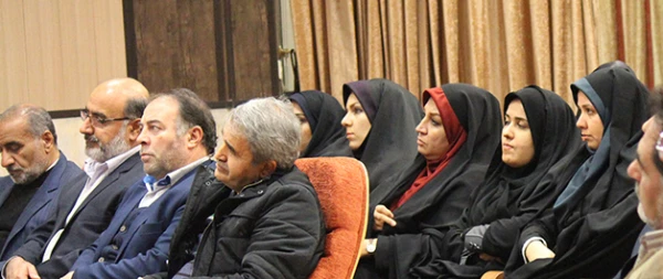 سرپرست دانشگاه در نشست صمیمی با کارکنان معاونت طرح و برنامه و توسعه منابع تاکید کرد:

اهمیت توجه به  تکریم و احترام در تمام سطوح دانشگاه 3