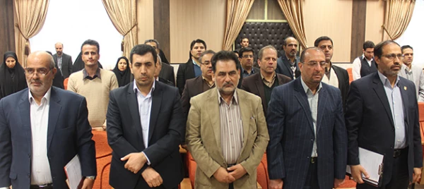 سرپرست دانشگاه در نشست صمیمی با کارکنان معاونت طرح و برنامه و توسعه منابع تاکید کرد:

اهمیت توجه به  تکریم و احترام در تمام سطوح دانشگاه 4