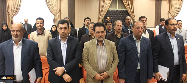 سرپرست دانشگاه در نشست صمیمی با کارکنان معاونت طرح و برنامه و توسعه منابع تاکید کرد:

اهمیت توجه به  تکریم و احترام در تمام سطوح دانشگاه 4