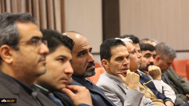 سرپرست دانشگاه در نشست صمیمی با کارکنان معاونت طرح و برنامه و توسعه منابع تاکید کرد:

اهمیت توجه به  تکریم و احترام در تمام سطوح دانشگاه 6