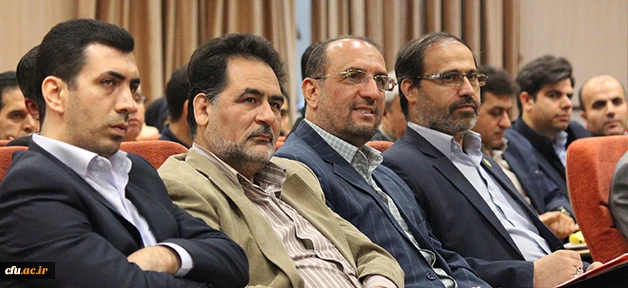 سرپرست دانشگاه در نشست صمیمی با کارکنان معاونت طرح و برنامه و توسعه منابع تاکید کرد:

اهمیت توجه به  تکریم و احترام در تمام سطوح دانشگاه 10