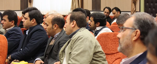 سرپرست دانشگاه در نشست صمیمی با کارکنان معاونت طرح و برنامه و توسعه منابع تاکید کرد:

اهمیت توجه به  تکریم و احترام در تمام سطوح دانشگاه 12