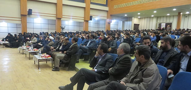 دکتر علیرضا علی صوفی در مراسم گرامیداشت روز دانشجو:

16 آذر روز دانشجو به نماد استکبار ستیزی و عدالت خواهی دانشجویان سربلند ایرانی اسلامی تبدیل شده است
 4