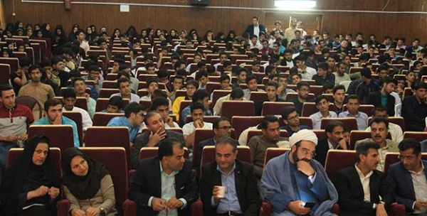 در مراسم گرامیداشت 16 آذر تاکید شد:

پیگیری آرمان های انقلاب و مطالبات مقام معظم رهبری از سوی دانشجویان
 2