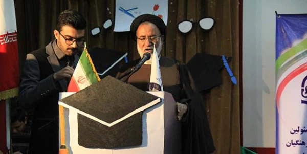 در مراسم گرامیداشت 16 آذر تاکید شد:

پیگیری آرمان های انقلاب و مطالبات مقام معظم رهبری از سوی دانشجویان
 5