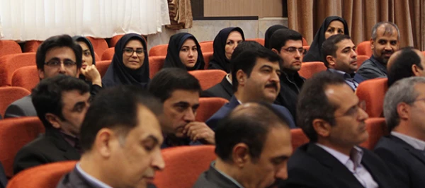 سرپرست دانشگاه در نشست با کارکنان حوزه ریاست عنوان کرد:

حوزه ریاست اصلی ترین خاکریز میدان رزم دانشگاه فرهنگیان است 2