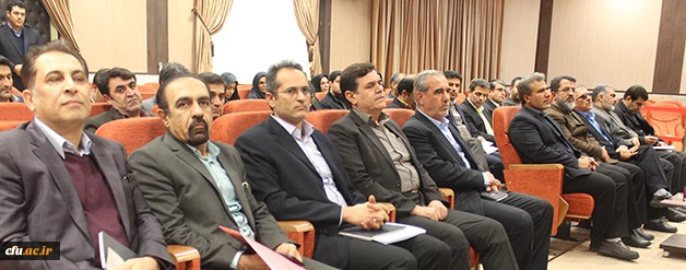 سرپرست دانشگاه در نشست با کارکنان حوزه ریاست عنوان کرد:

حوزه ریاست اصلی ترین خاکریز میدان رزم دانشگاه فرهنگیان است 5