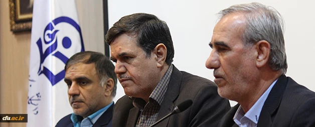 سرپرست دانشگاه در نشست با کارکنان حوزه ریاست عنوان کرد:

حوزه ریاست اصلی ترین خاکریز میدان رزم دانشگاه فرهنگیان است 4