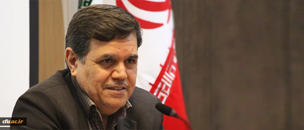 سرپرست دانشگاه در نشست با کارکنان معاونت پژوهشی دانشگاه:

عبور از امواج دانش به قله های بینش از مسیر پژوهش صورت می گیرد 2