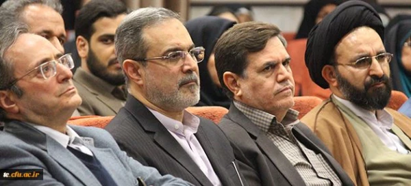 سرپرست دانشگاه فرهنگیان عنوان کرد:
به معلم بودنم افتخار می کنم و هرچه دارم از معلمی است