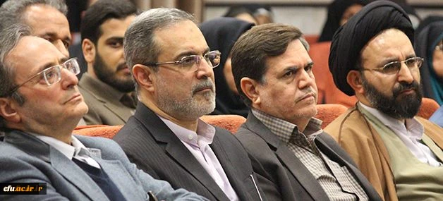 سرپرست دانشگاه فرهنگیان عنوان کرد:
به معلم بودنم افتخار می کنم و هرچه دارم از معلمی است