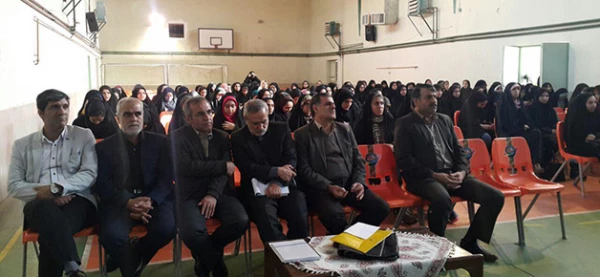 بازدیدمعاون پژوهش و فناوری دانشگاه از پردیس زینبیه به مناسبت هفته ی پژوهش 3