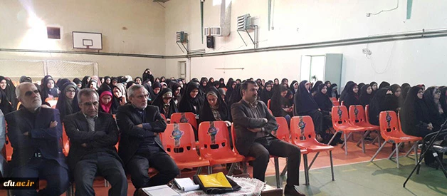 بازدیدمعاون پژوهش و فناوری دانشگاه از پردیس زینبیه به مناسبت هفته ی پژوهش 5