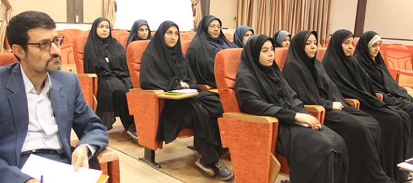 دکتر خنیفر در نشست صمیمی با کارکنان معاونت دانشجویی:

تاثیر حس خود نابسندگی در بروز خلاقیت و کسب پیشرفت ها 3