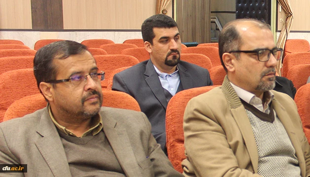 دکتر خنیفر در نشست صمیمی با کارکنان معاونت دانشجویی:

تاثیر حس خود نابسندگی در بروز خلاقیت و کسب پیشرفت ها 4