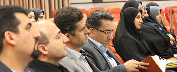 دکتر خنیفر در نشست صمیمی با کارکنان معاونت دانشجویی:

تاثیر حس خود نابسندگی در بروز خلاقیت و کسب پیشرفت ها 6