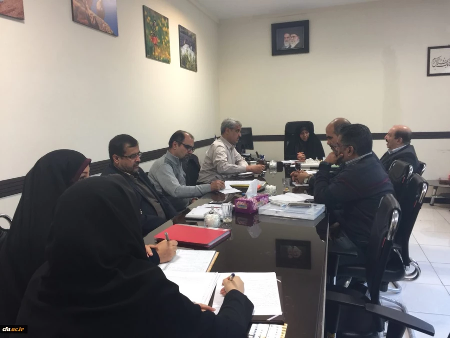 بررسی روش های مقابله با سوانح طبیعی و حوادث غیرمترقبه با حضور نمایندگان پژوهشکده سوانح طبیعی