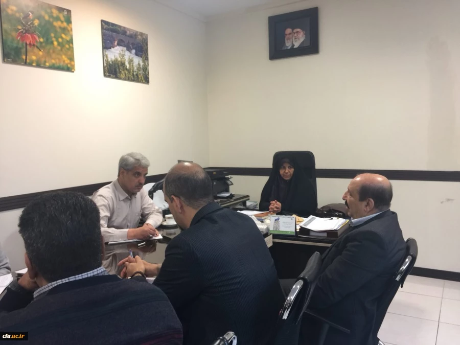 بررسی روش های مقابله با سوانح طبیعی و حوادث غیرمترقبه با حضور نمایندگان پژوهشکده سوانح طبیعی