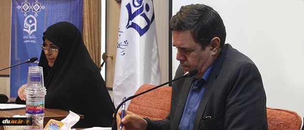 دکتر خنیفر در نشست صمیمی با کارکنان معاونت دانشجویی:
تاثیر حس خود نابسندگی در بروز خلاقیت و کسب پیشرفت ها