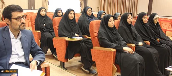 دکتر خنیفر در نشست صمیمی با کارکنان معاونت دانشجویی:
تاثیر حس خود نابسندگی در بروز خلاقیت و کسب پیشرفت ها