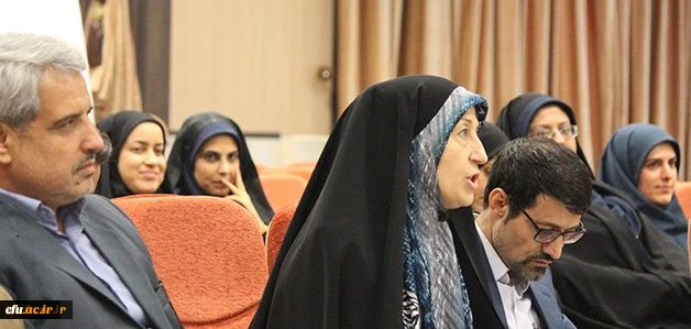 دکتر خنیفر در نشست صمیمی با کارکنان معاونت دانشجویی:
تاثیر حس خود نابسندگی در بروز خلاقیت و کسب پیشرفت ها