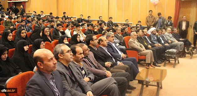 با حضور مسئول نهاد نمایندگی دفتر مقام معظم رهبری دانشگاه های استان لرستان برگزار شد:

برگزاری مراسم روز دانشجو در دانشگاه فرهنگیان لرستان 
 2