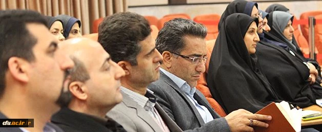 دکتر خنیفر در نشست صمیمی با کارکنان معاونت دانشجویی: