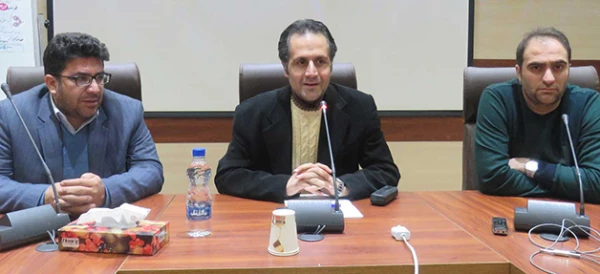 به همت انجمن اسلامی دانشجومعلمان پردیس علامه امینی(ره) برگزار شد:

کرسی آزاد اندیشی با موضوع منشور حقوق دانشجوئی
 3